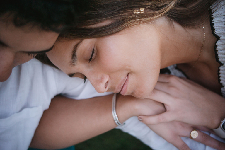 Santiago: Couple's photo shoot in the city's most beautiful park
