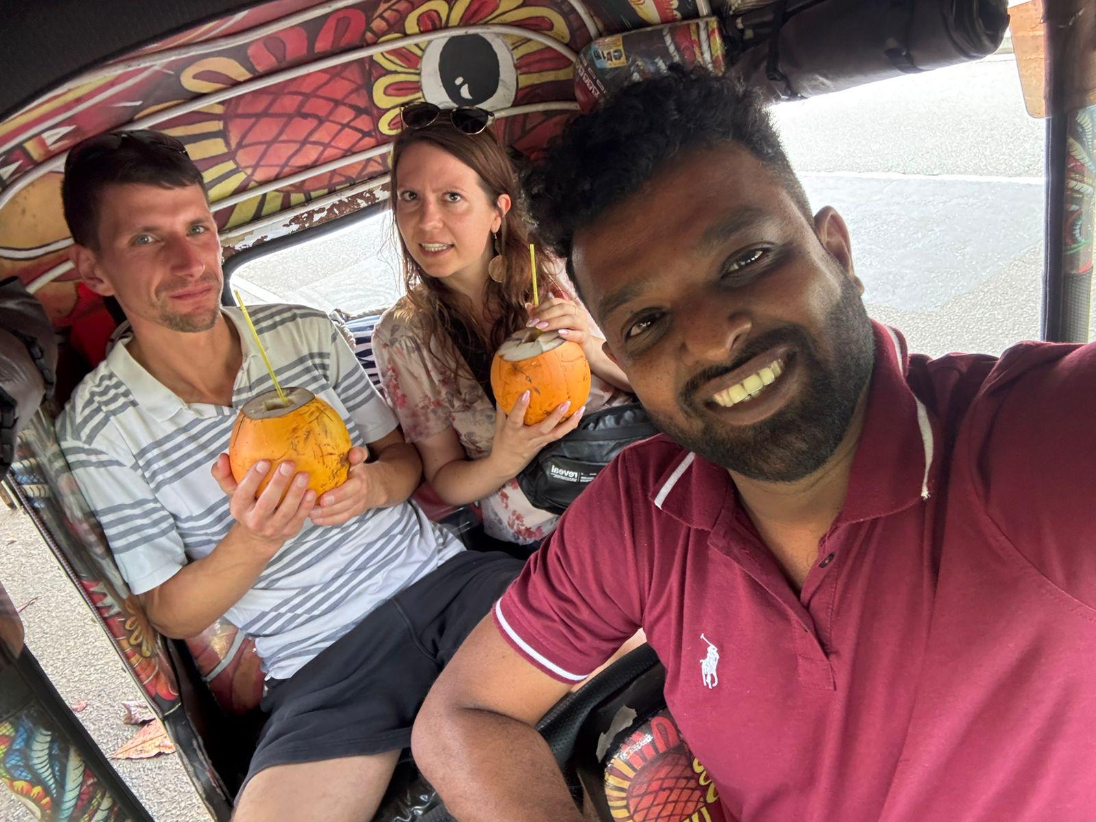 Kandy entdecken: Tuk-Tuk-Stadttagestouren mit lizenzierten, einheimischen Guides