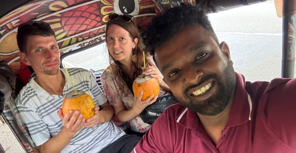 Kandy entdecken: Tuk-Tuk-Stadttagestouren mit lizenzierten, einheimischen Guides