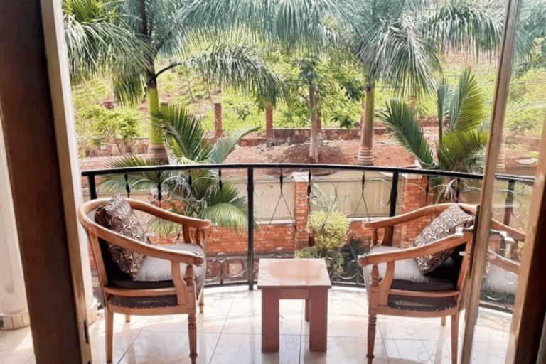 Kigali: Volcanoes National Park Gorilla Trekking Tour