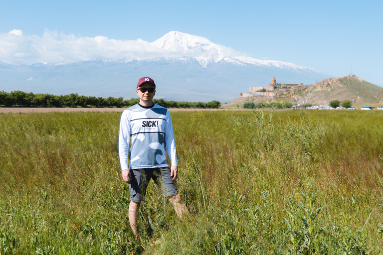 从埃里温出发：霍尔维拉普、诺拉万克、杰尔穆克和鸟洞霍尔维拉普、诺拉旺克、杰尔穆克私人观光（不含导游）