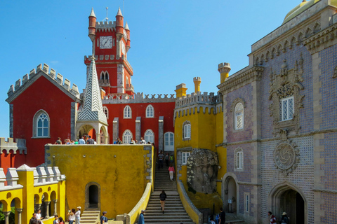 Lisbona: Sintra, Palazzo Pena, Roca Cape Coast e Cascais - 8hTour di 8 ore Sintra Pena Palazzo Giardini Roca Cape Coast Cascais