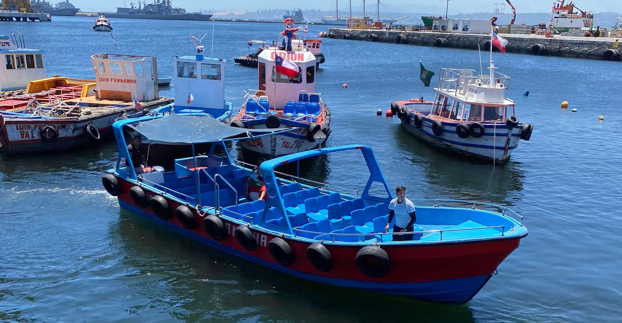 Valparaíso, Tour en Lancha por la Bahía - Housity