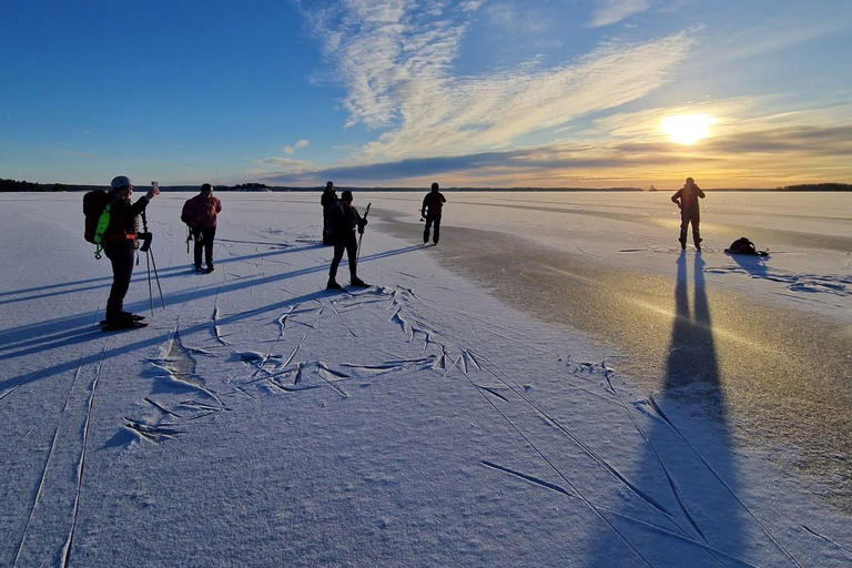 Levi: Guided Ice Skating Tour with Campfire Snack