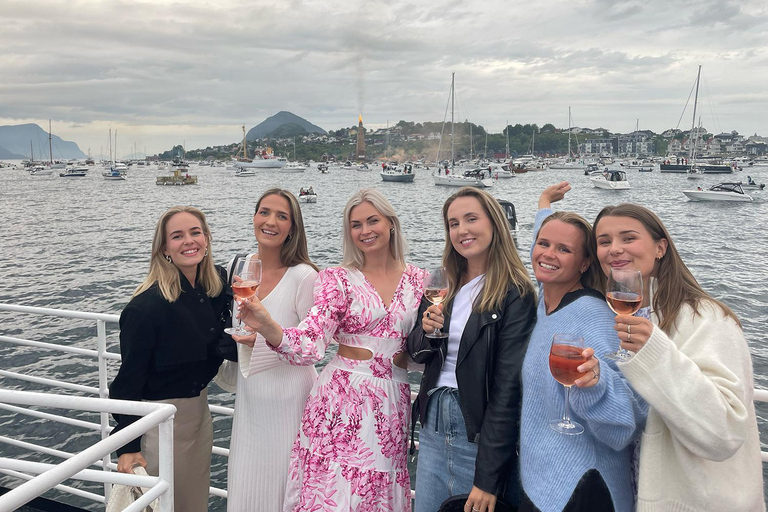 奥勒松：峡湾“Flyt-Bar”水上酒吧派对奥勒松：峡湾上的“Flyt-Bar”水上休闲派对