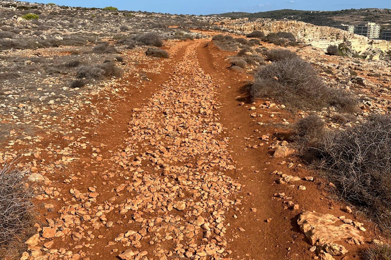 Malta, parque natural Il-Majjistral: senderismo y yoga al aire libre