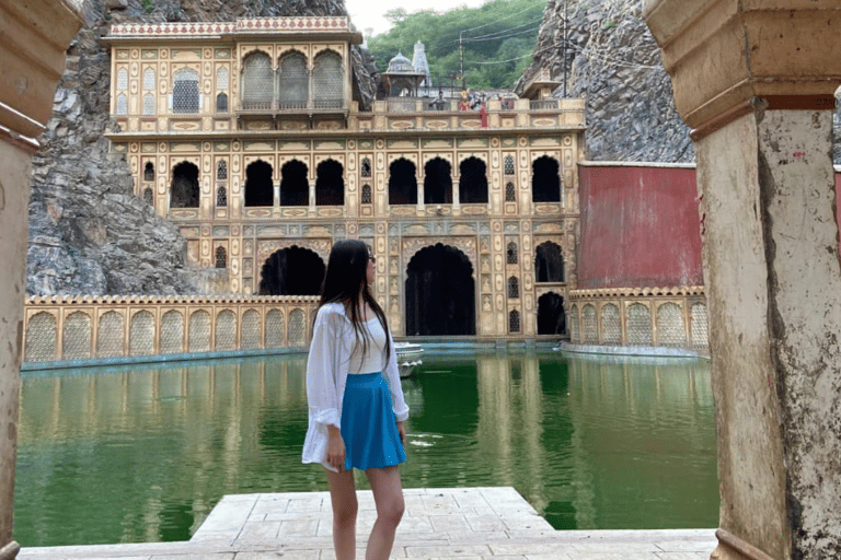 2 Days Jaipur City Tour: Explore the Pink City with a Guide