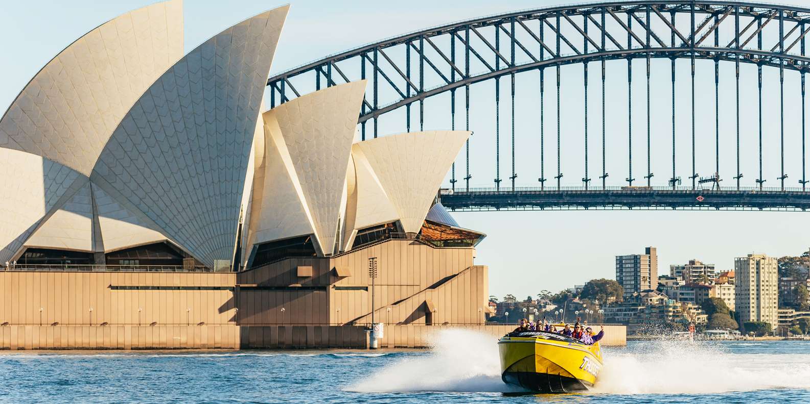 Sydney Harbour: Thunder-Thrill-Fahrt | GetYourGuide