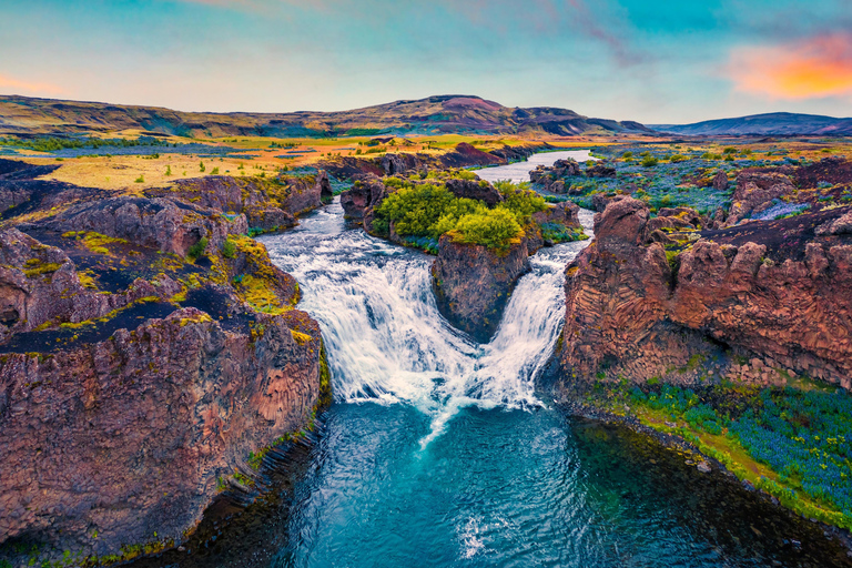 From Reykjavík: Landmannalaugar Transfer with Scenic Stops
