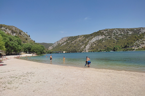 Split: Krka Nationaal Park Dagtour met wijnproeverijVan Trogir