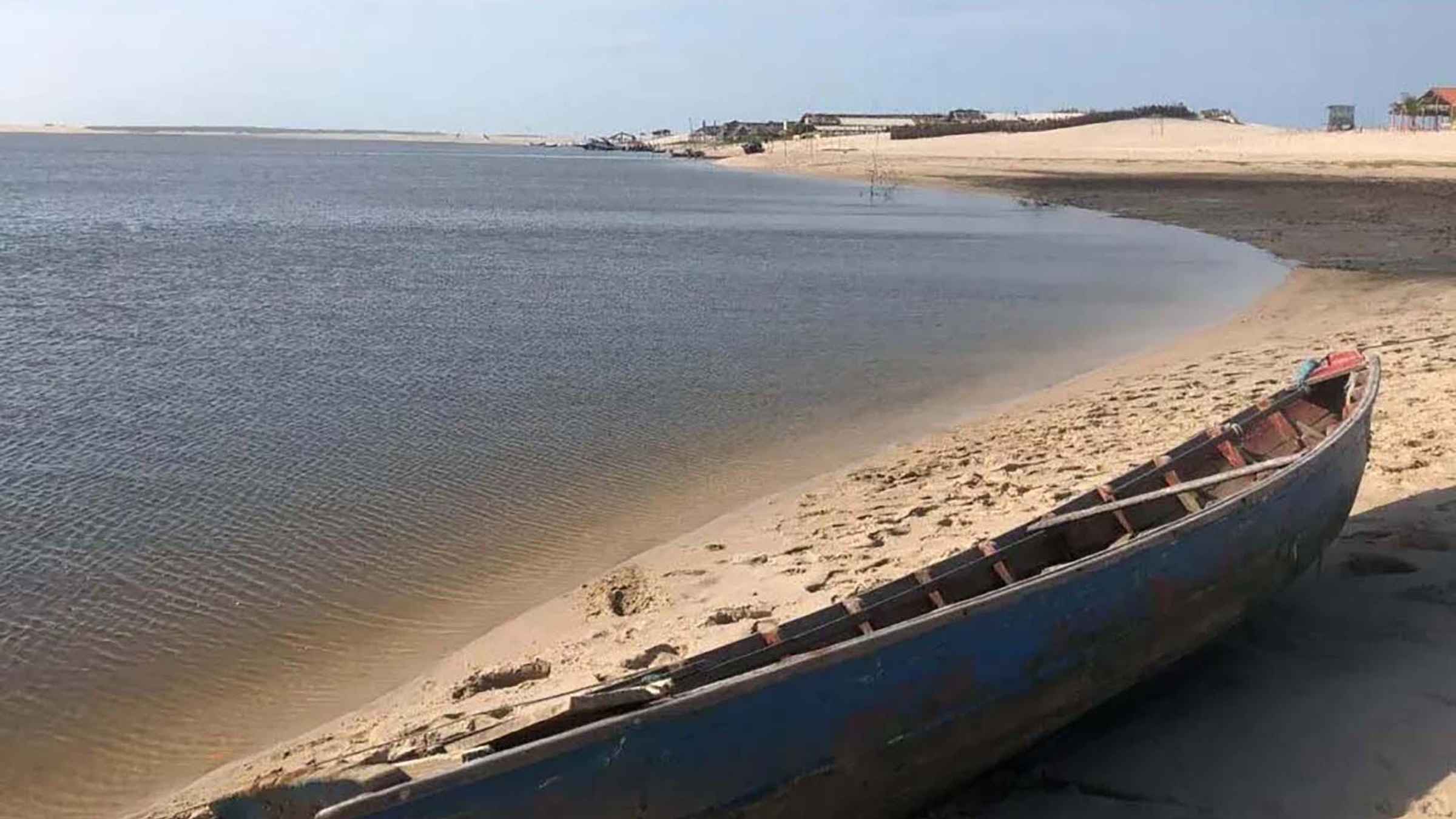Rio Preguiças: macacos, farol e praia de Caburé