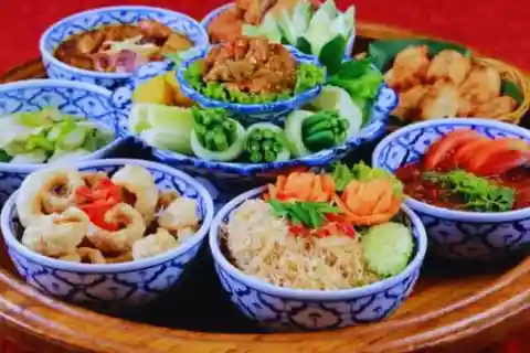Chiang Mai: Khantoke Dinner Experience with Hotel Transfers