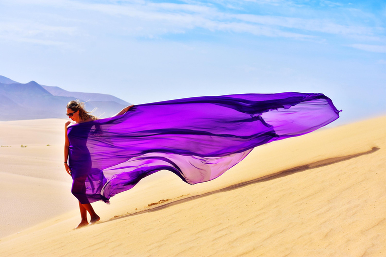 Maspalomas: Flying Dress Photoshoot in Sand Dunes Standard (20 photos | 30 mins)
