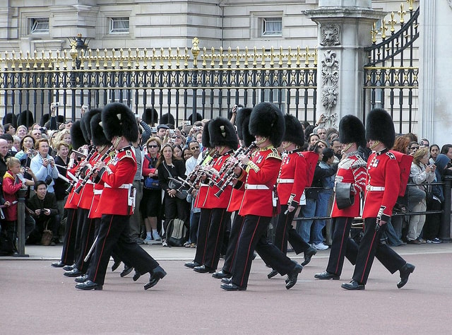 Buckingham Palace, Change the Guard & Crown Jewels Tour