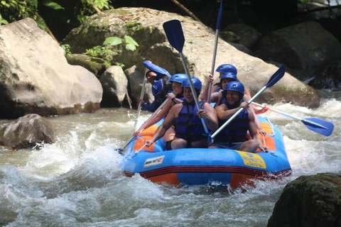 Ubud Rafting avec transfert à l&#039;hôtel et déjeuner