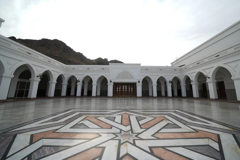Jeddah: Makkah and Madinah Private Tour and Transfer