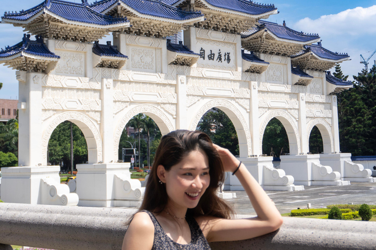 Taipei: Private Photo Session with a Local Photographer