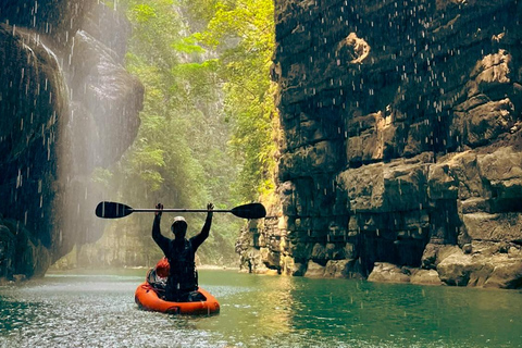 San Cristobal: Arch of Time Tour for 2 days Kayak to the Arch of Time