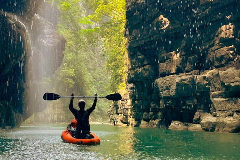 San Cristobal: Arch of Time Tour for 2 days Kayak to the Arch of Time