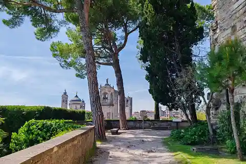 Bergamo: Górne Miasto: wycieczka z przewodnikiem francuskojęzycznym