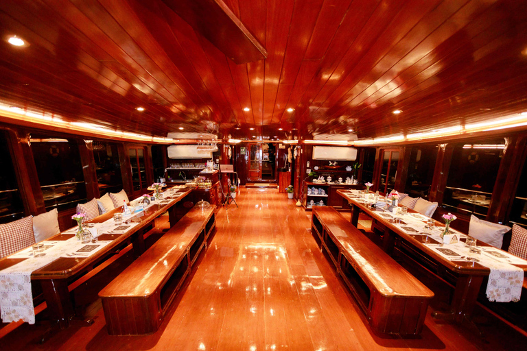 Bangkok: Horizon Yacht Dinner Cruise