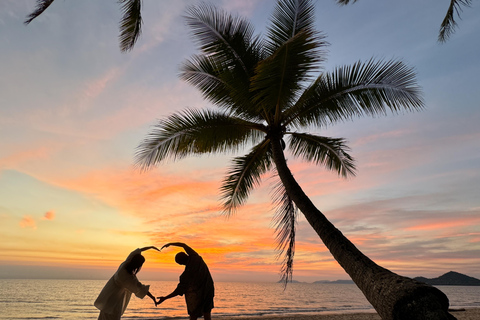 Cairns: Palm Cove Beach & Airport Transfer with Photographer