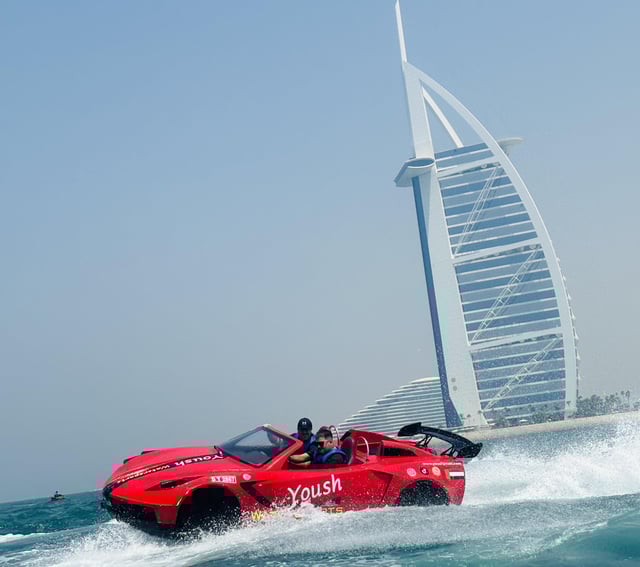 Dubai: 30-minütige Jet Car Tour zum Burj Al Arab mit Eiscreme