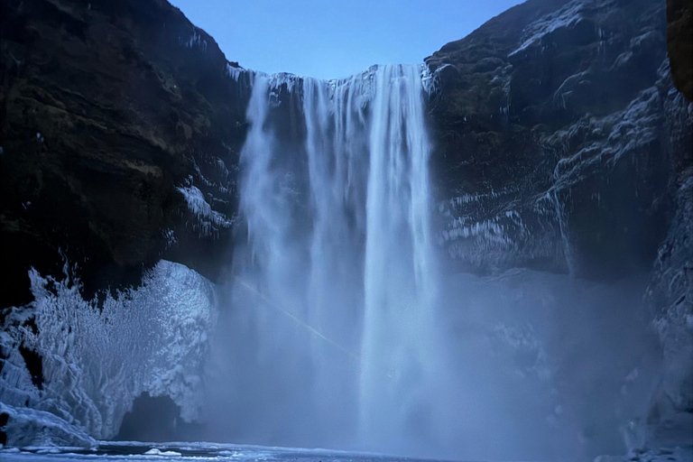 South Shore Adventure by 4x4 in Spanish with Professional Photos Iceland's South Shore in a 4x4 in Spanish with Professional Photos