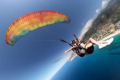 Paragliding ervaring van Antalya naar AlanyaAlanya: Paragliding ervaring / Trefpunt