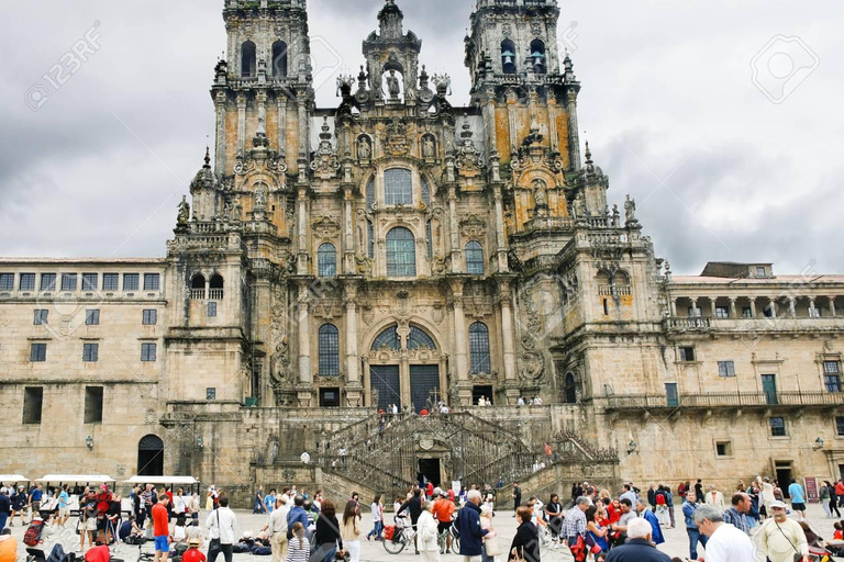 Santiago de Compostela & Vigo: Full-Day Tour from Porto