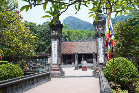 Depuis Hanoi : excursion à Hoa Lu et Tam Coc avec vélo