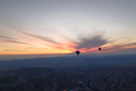 KAPPADOKIEN HEISSLUFTBALLONS (GOREME)Kappadokien; Der schönste Flug der Welt (GOREME)