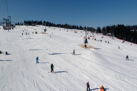 Cracovie : Ski dans les Tatras Kotelnica avec bains thermaux en optionForfait de ski 4 heures avec matériel et transfert (sans bains thermaux)