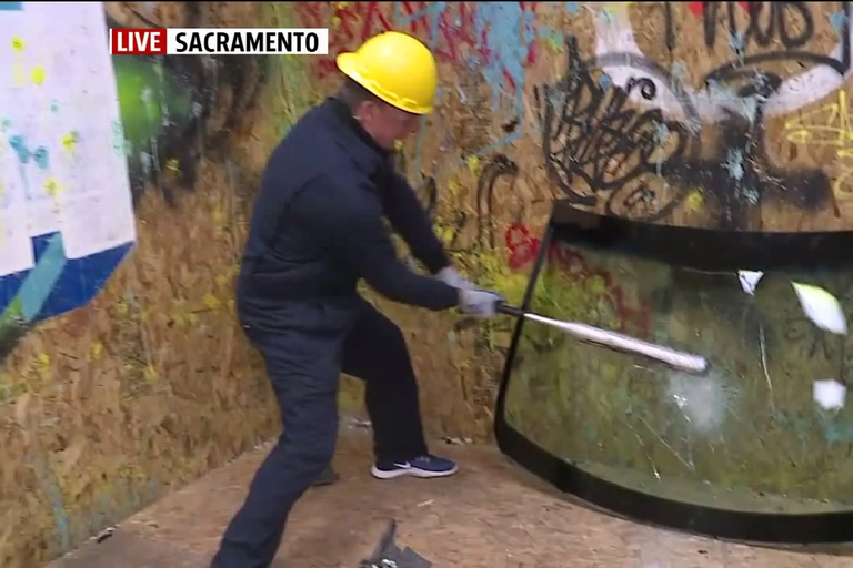 Centro de Sacramento: Experiencia en la Sala RageSemana mala Experiencia en la Sala Rage