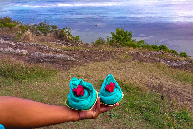 Mauritius: Le Morne Brabant Wanderung bei Sonnenuntergang und Sundowner AperoExklusive Sonnenuntergangswanderung Le Morne Mountain + Apero