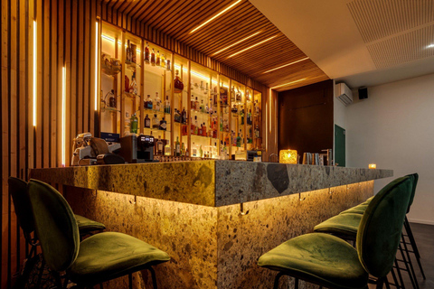 Cocktail classes with a professional (hands-on workshop) Cocktail class with a professional (hands-on workshop)