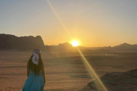 Excursion d'une journée en jeep et déjeuner traditionnel - Désert de Wadi Rum