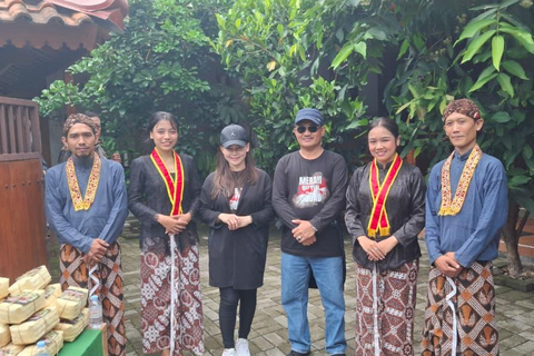 Yogyakarta: Javanese Tea Ceremony in Patehan Noble Residence
