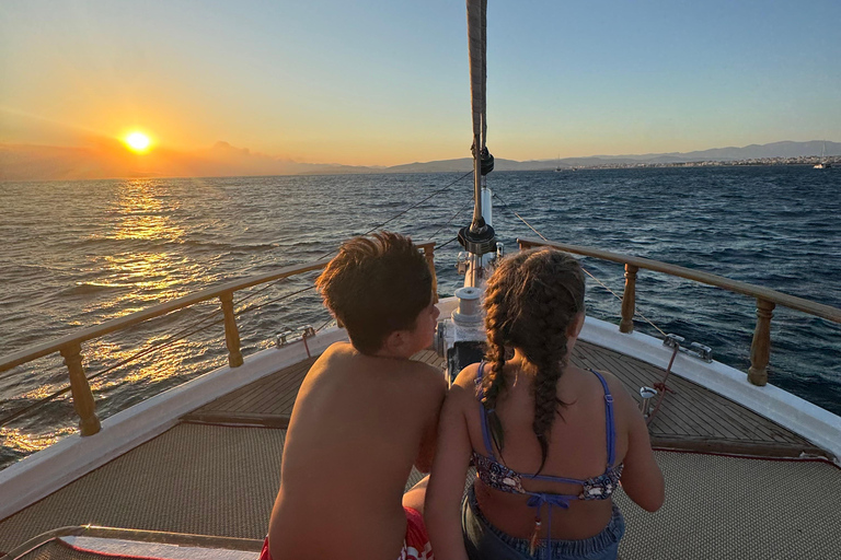 Athens Riviera:Premium Morning Cruise with Onboard Greek BBQ