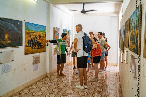 Phnom Penh: Guided City Bike Tour with Snacks