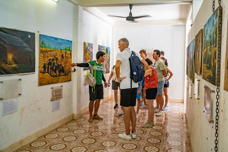 Phnom Penh: Guided City Bike Tour with Snacks