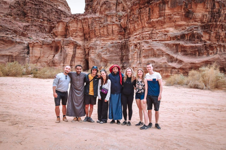 Wadi Rum: Tour particular de jipe de quatro horas com beduínos