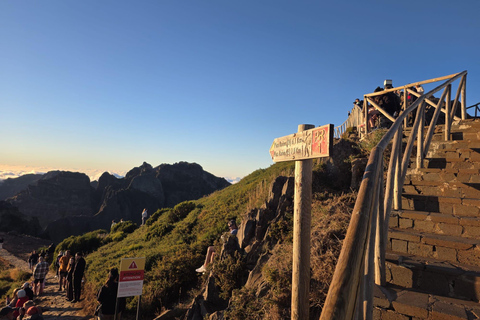 Madeira: Sunset at Pico Arieiro and the Stairway to Heaven Madeira: Sunset at Pico Arieiro and Escadaria do Céu
