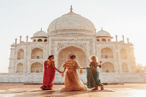 Taj Mahal Skip the line Tour mit dem PrivatwagenVon Agra aus: Taj Mahal Skip the line Tour mit dem Privatwagen