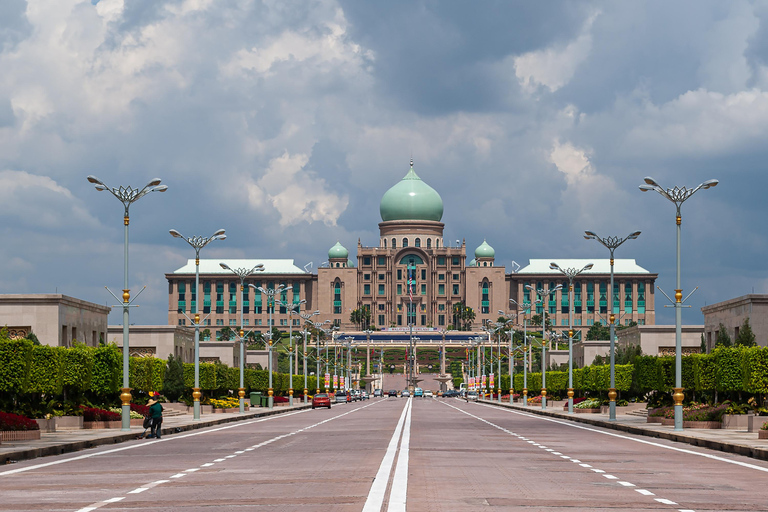 Nomadic KLIA to Melaka: Putrajaya & Premium Journey