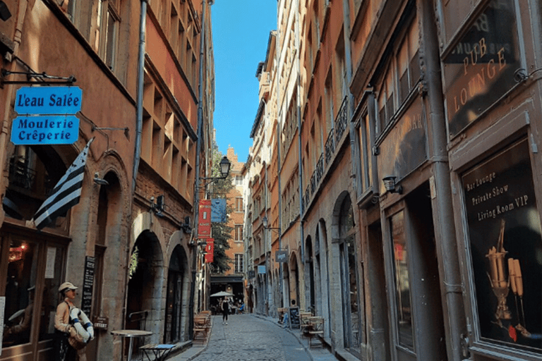 Lyon: Immersive exploration in Old Town with a Local Artist