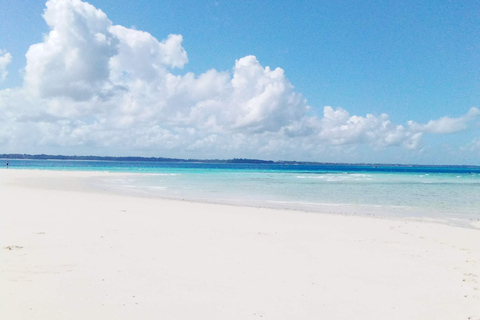 Zanzibar: tour guidato dell'isola prigione con guida localeZanzibar: tour guidato dell'isola prigione con una guida locale