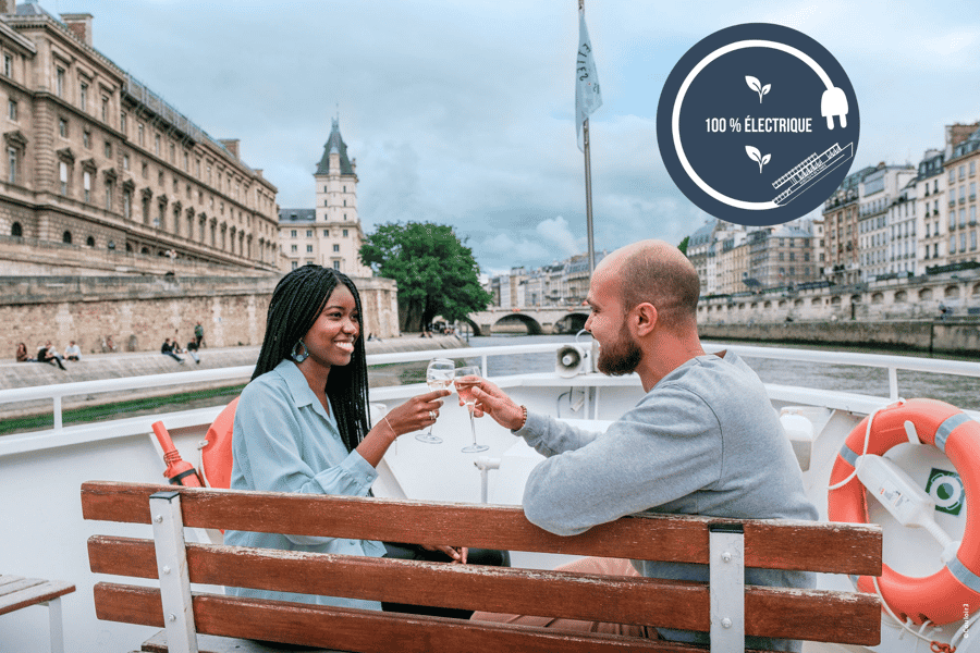 Paris: Seine-Flusskreuzfahrt mit Live Guide und Champagner. Foto: GetYourGuide