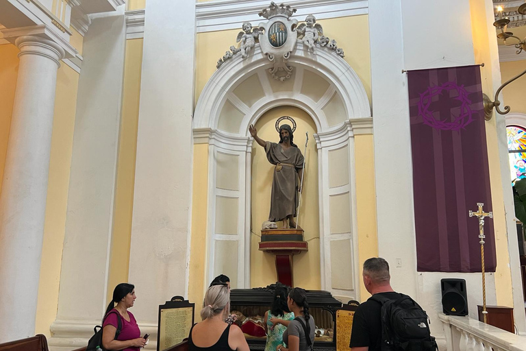 Old San Juan: Walking Tour with Shopping and Hotel Transfer