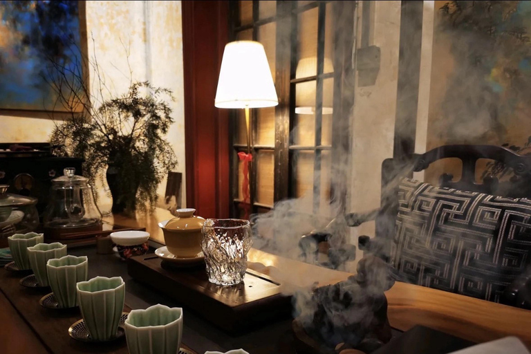 Guangzhou: Shamian Island Walk and Zen Tea Masterclass